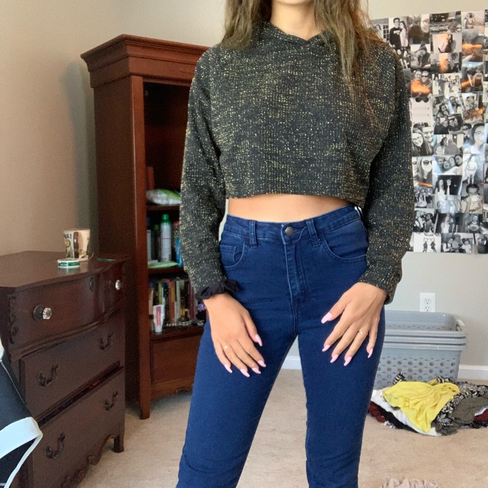 Crop top.